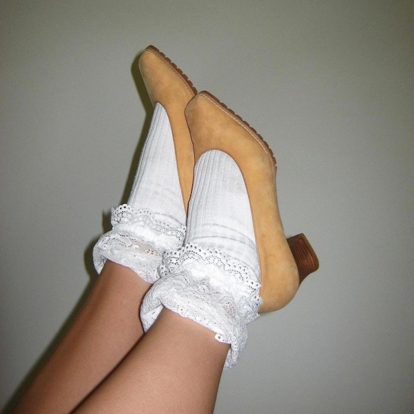 Vintage suede yellow kitten heels - Picture 2 of 4